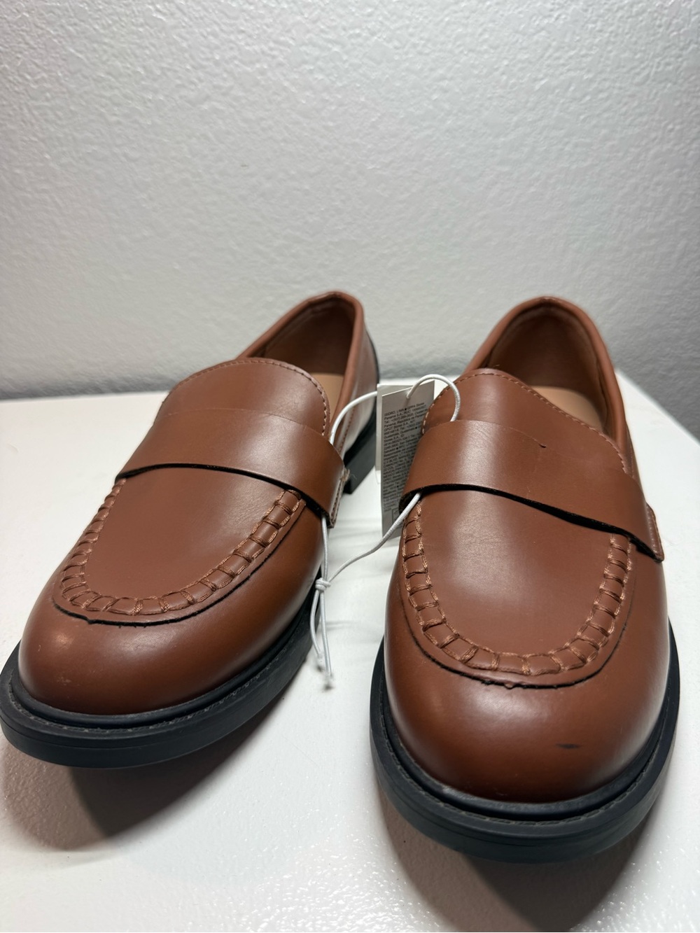 Old Navy Women’s Tan Penny Loafers